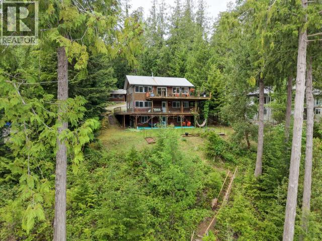 10826 Mariners Way, Powell River, BC - Outdoor With Deck Patio Veranda