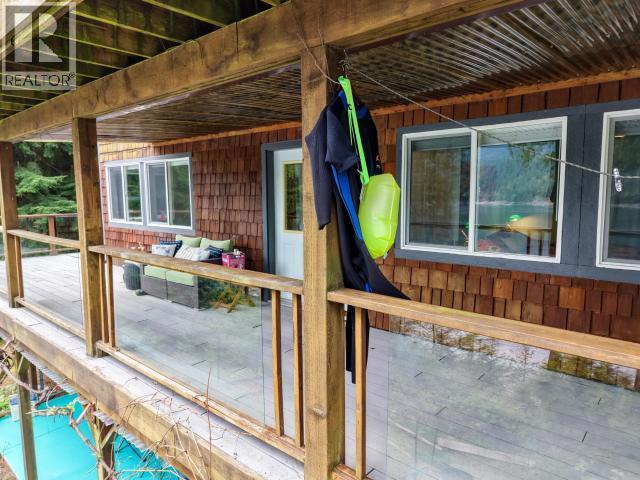 10826 Mariners Way, Powell River, BC - With Deck Patio Veranda With Exterior