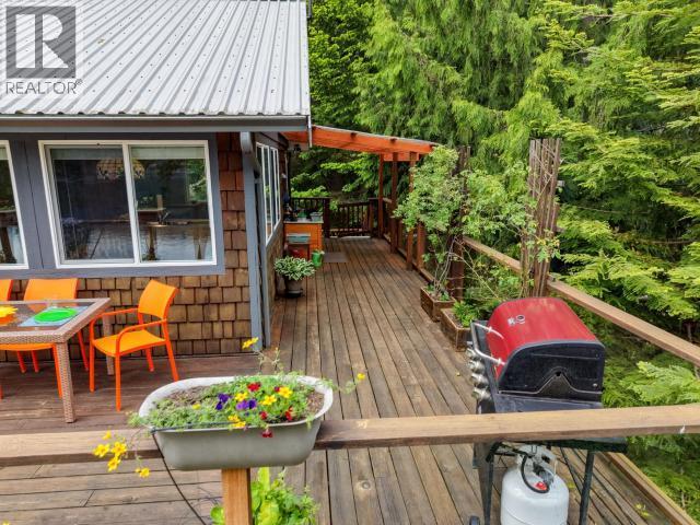 10826 Mariners Way, Powell River, BC - Outdoor With Deck Patio Veranda With Exterior