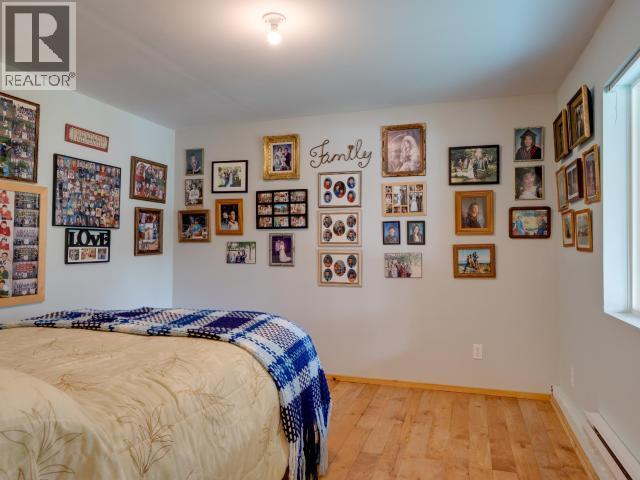 10826 Mariners Way, Powell River, BC - Indoor Photo Showing Bedroom
