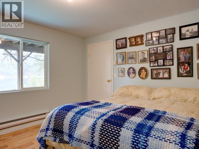 10826 Mariners Way, Powell River, BC - Indoor Photo Showing Bedroom
