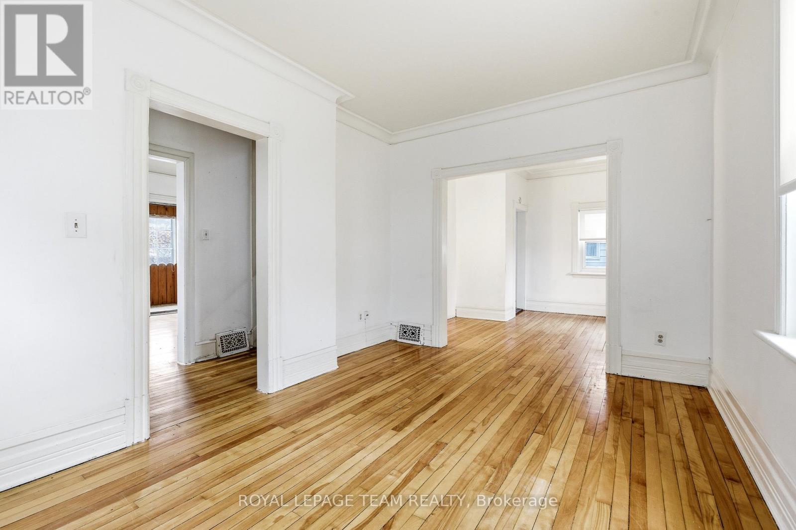 910 Pinecrest Road, Ottawa, ON - Indoor Photo Showing Other Room