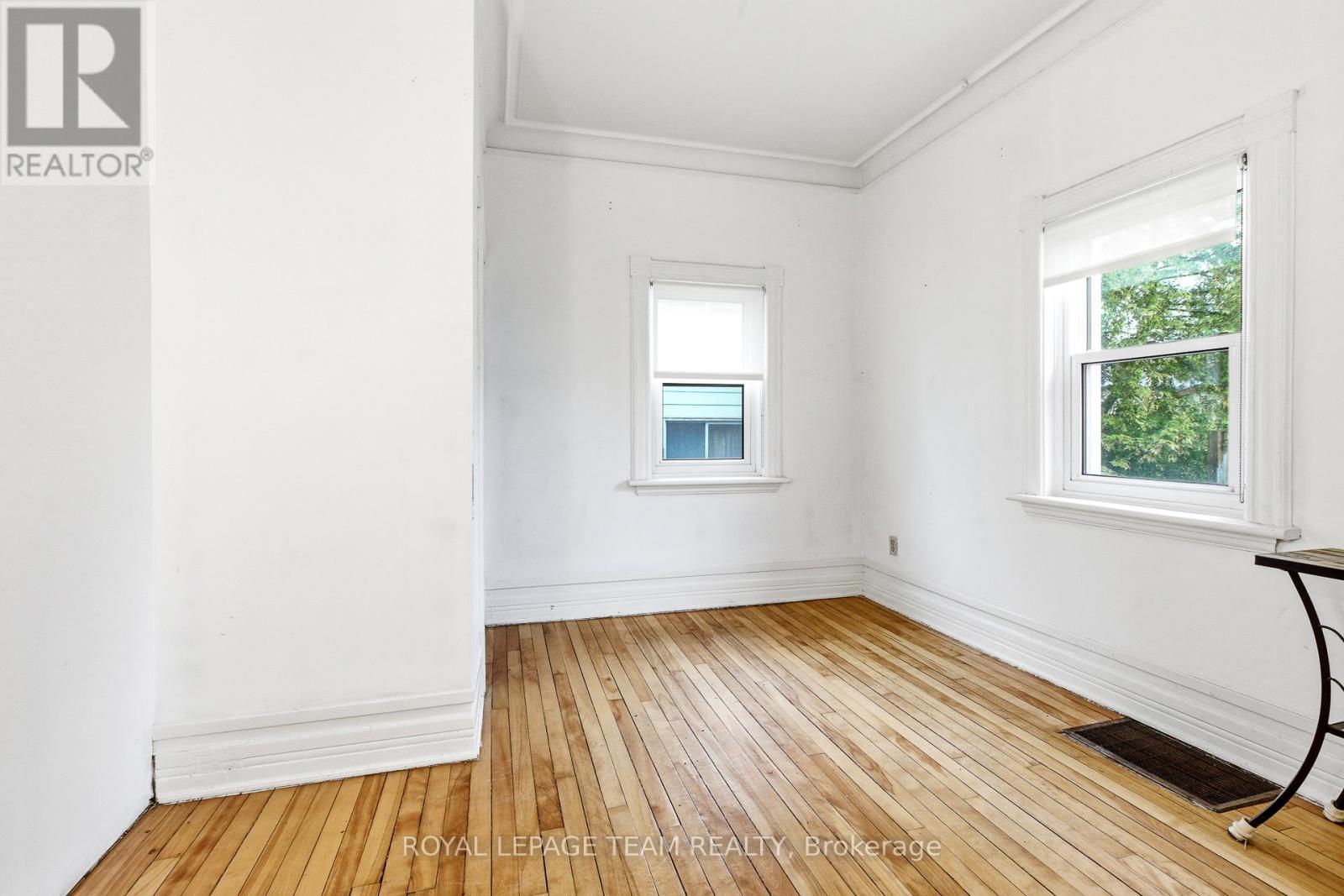 910 Pinecrest Road, Ottawa, ON