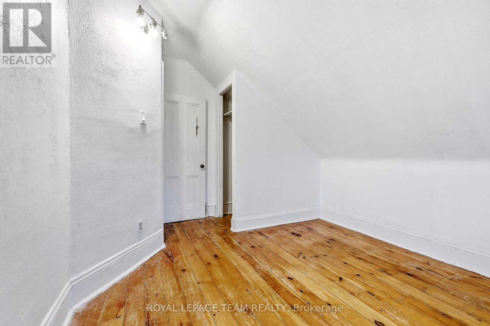 910 Pinecrest Road, Ottawa, ON
