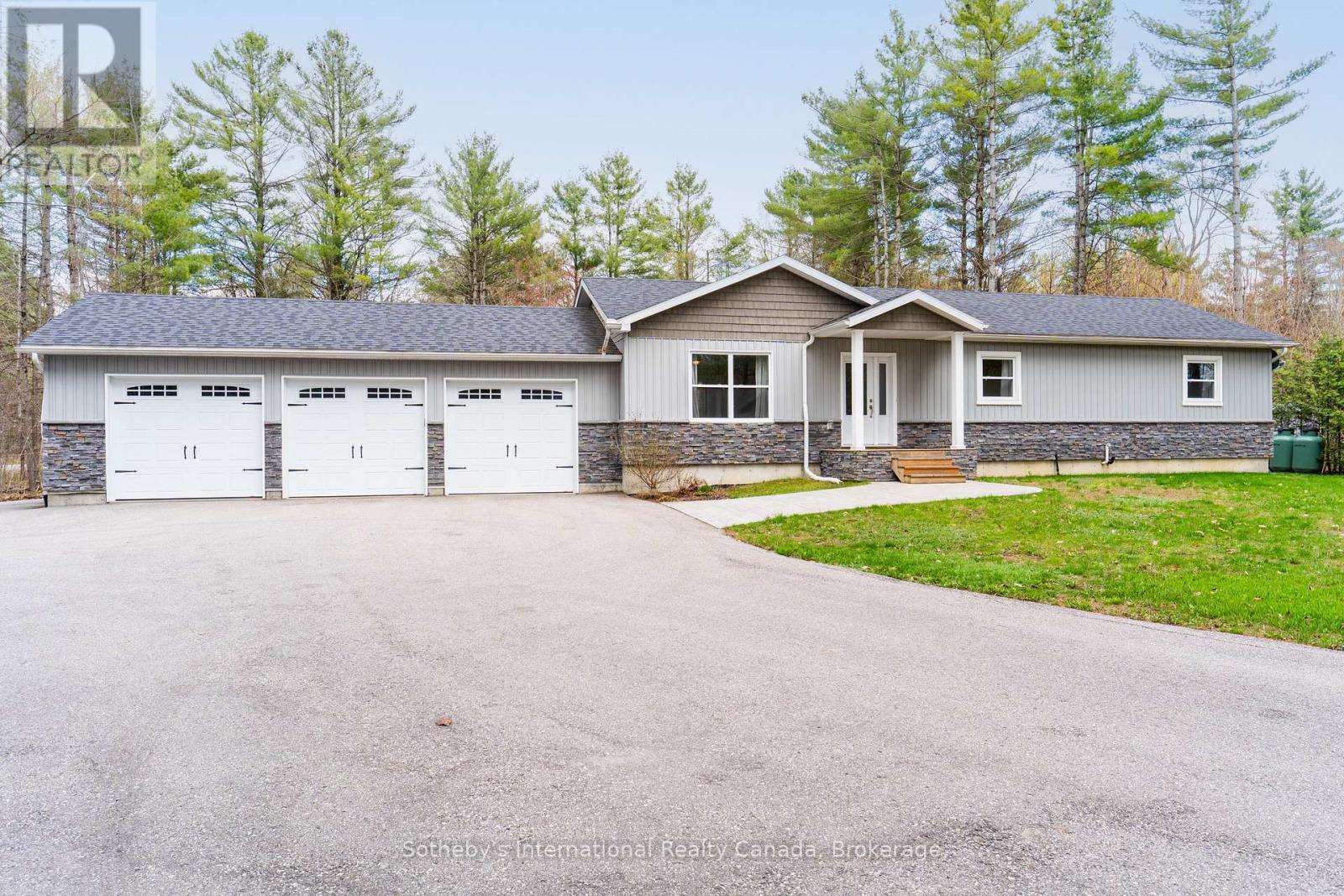 1021 Tower Crescent, Gravenhurst (Morrison), ON - Indoor Photo Showing Kitchen With Stainless Steel Kitchen With Upgraded Kitchen