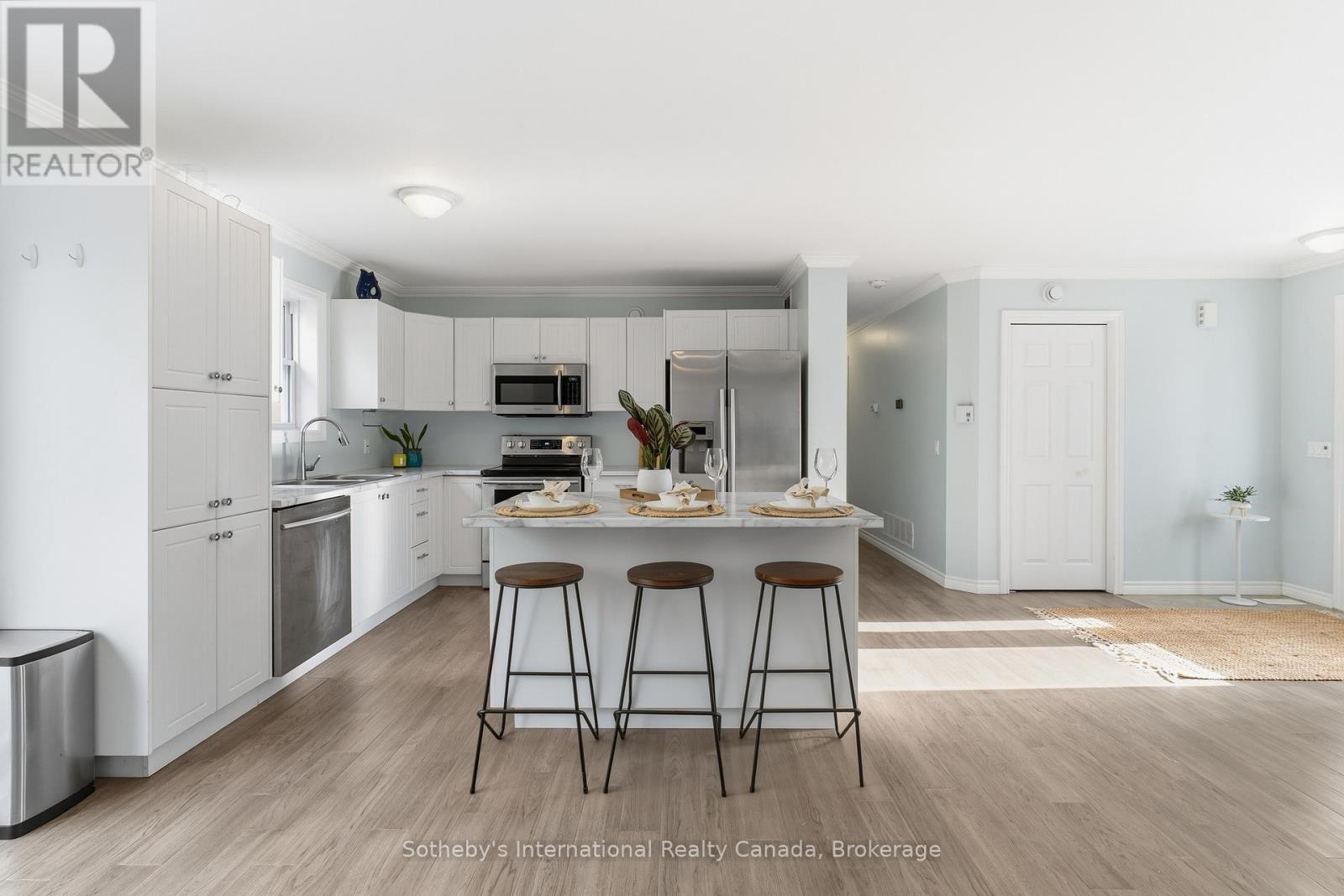 1021 Tower Crescent, Gravenhurst (Morrison), ON - Indoor Photo Showing Kitchen With Stainless Steel Kitchen With Double Sink