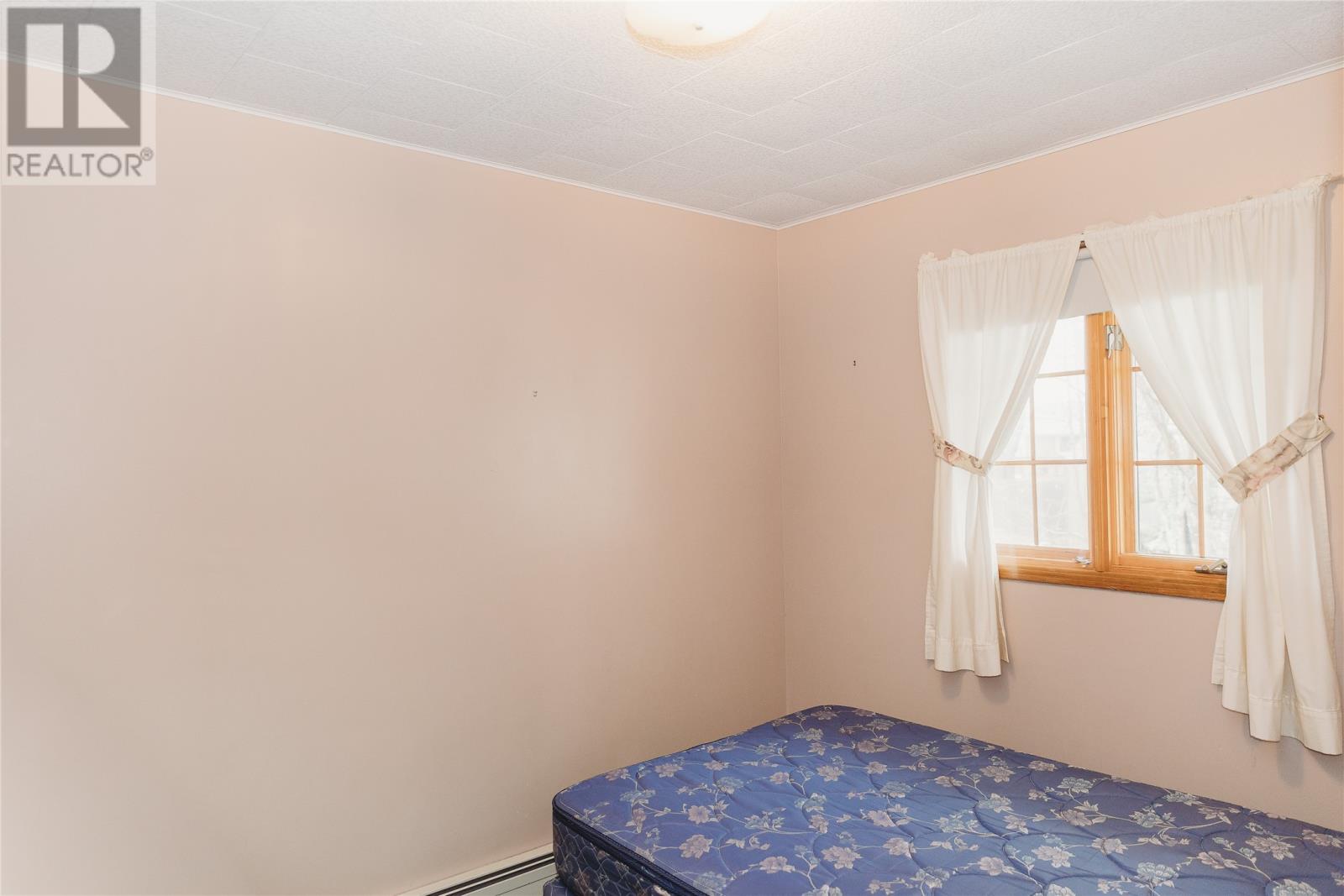 32 Brochen Street, Gander, NL - Indoor Photo Showing Bedroom