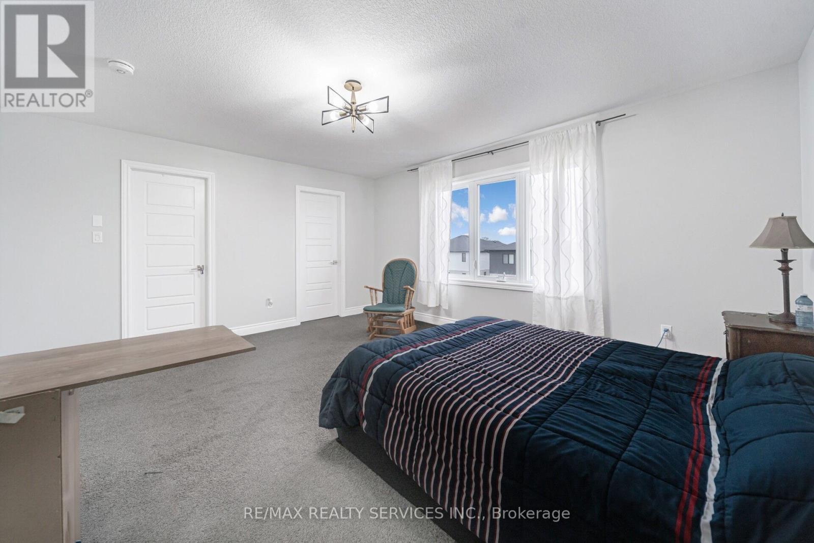 1891 Fountain Grass Drive, London South, ON - Indoor Photo Showing Bedroom