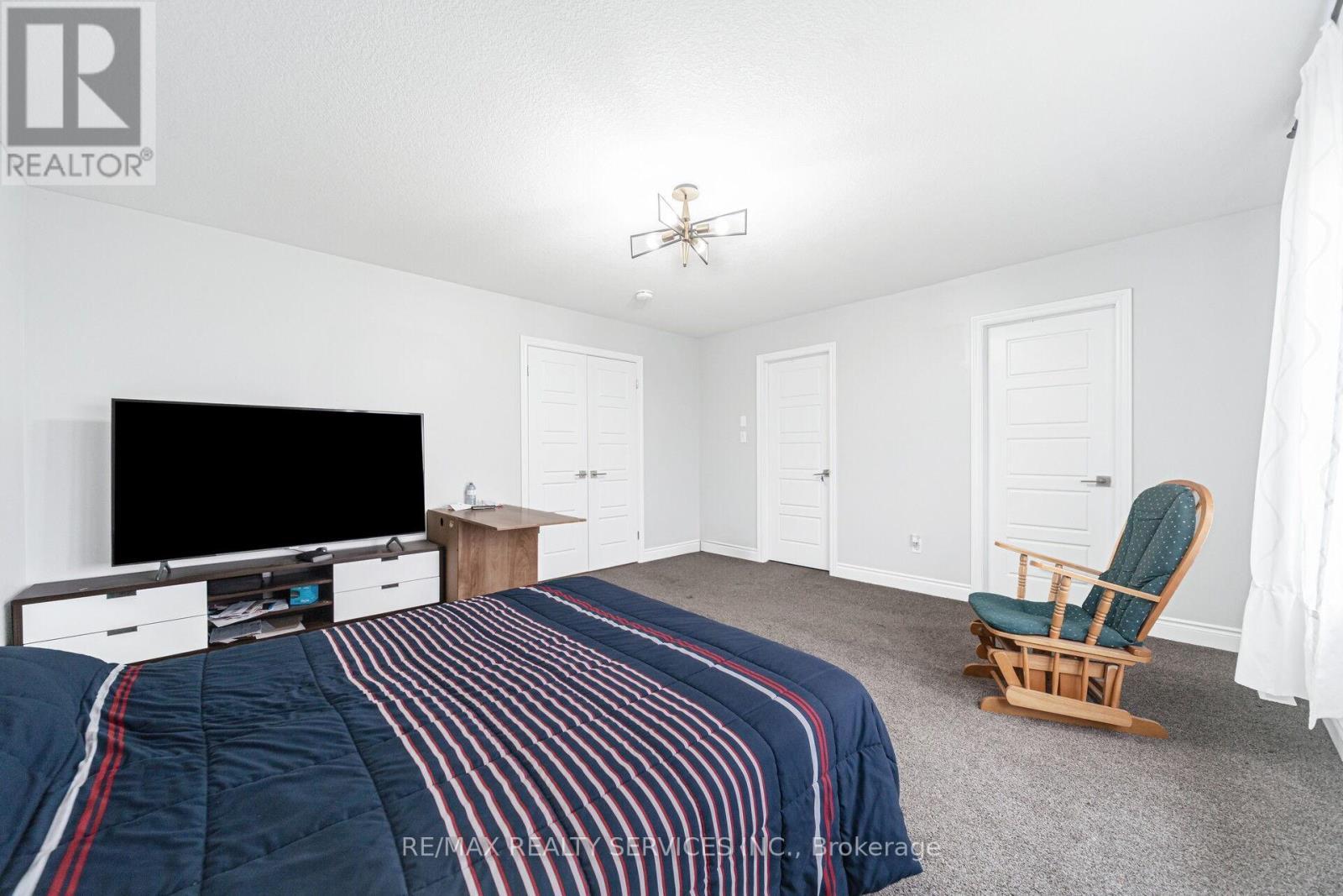 1891 Fountain Grass Drive, London South, ON - Indoor Photo Showing Bedroom