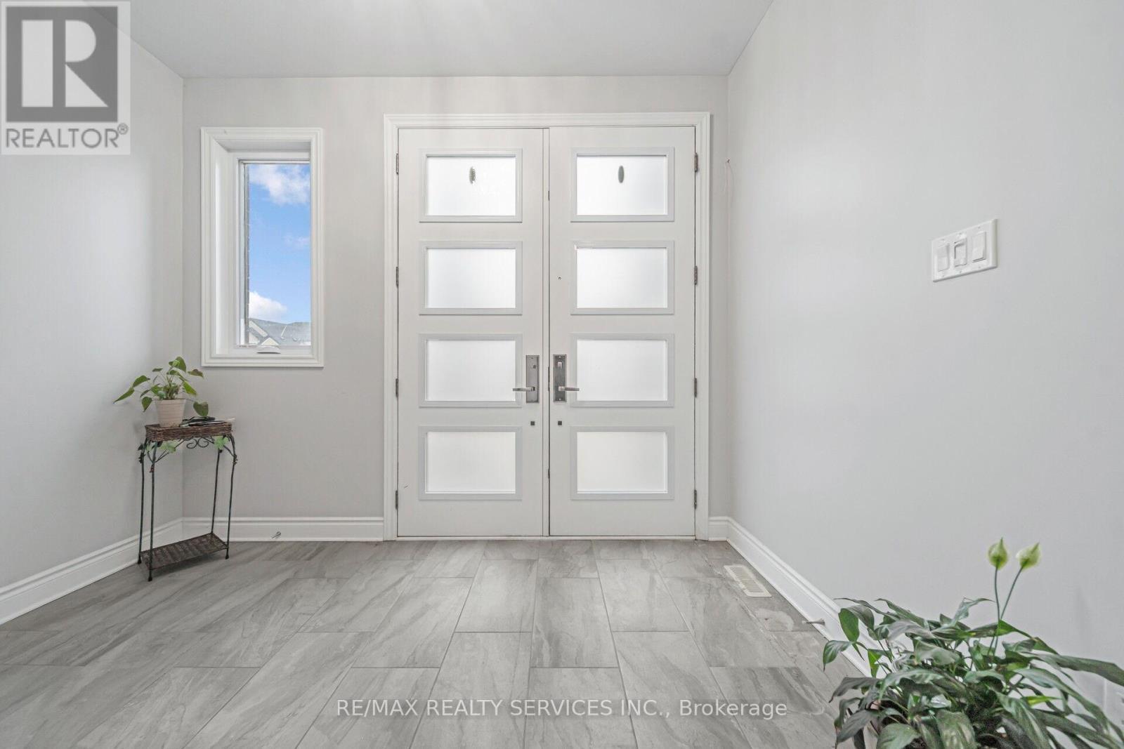 1891 Fountain Grass Drive, London South, ON - Indoor Photo Showing Other Room