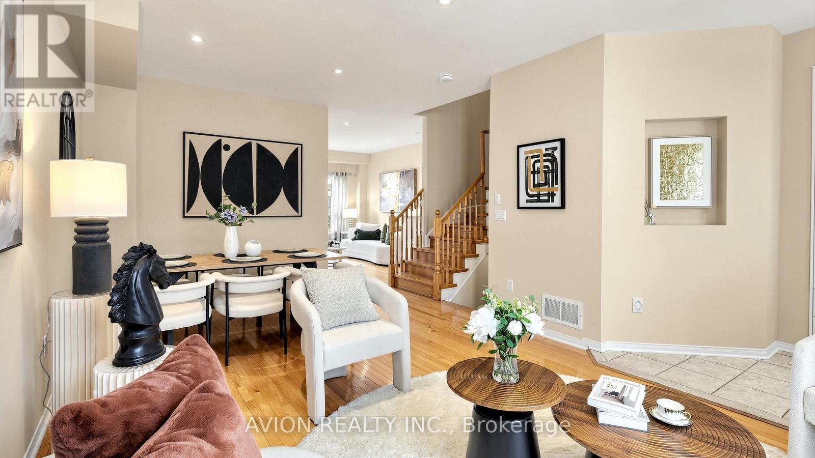 55 Madison Heights Boulevard, Markham, ON - Indoor Photo Showing Living Room