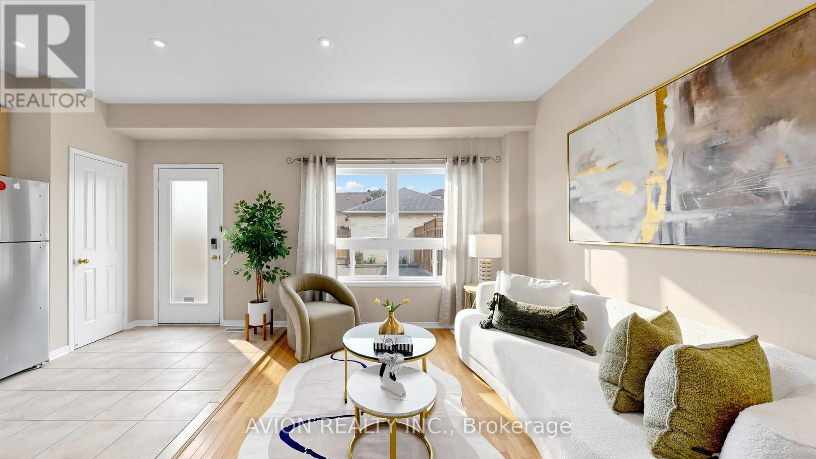55 Madison Heights Boulevard, Markham, ON - Indoor Photo Showing Living Room