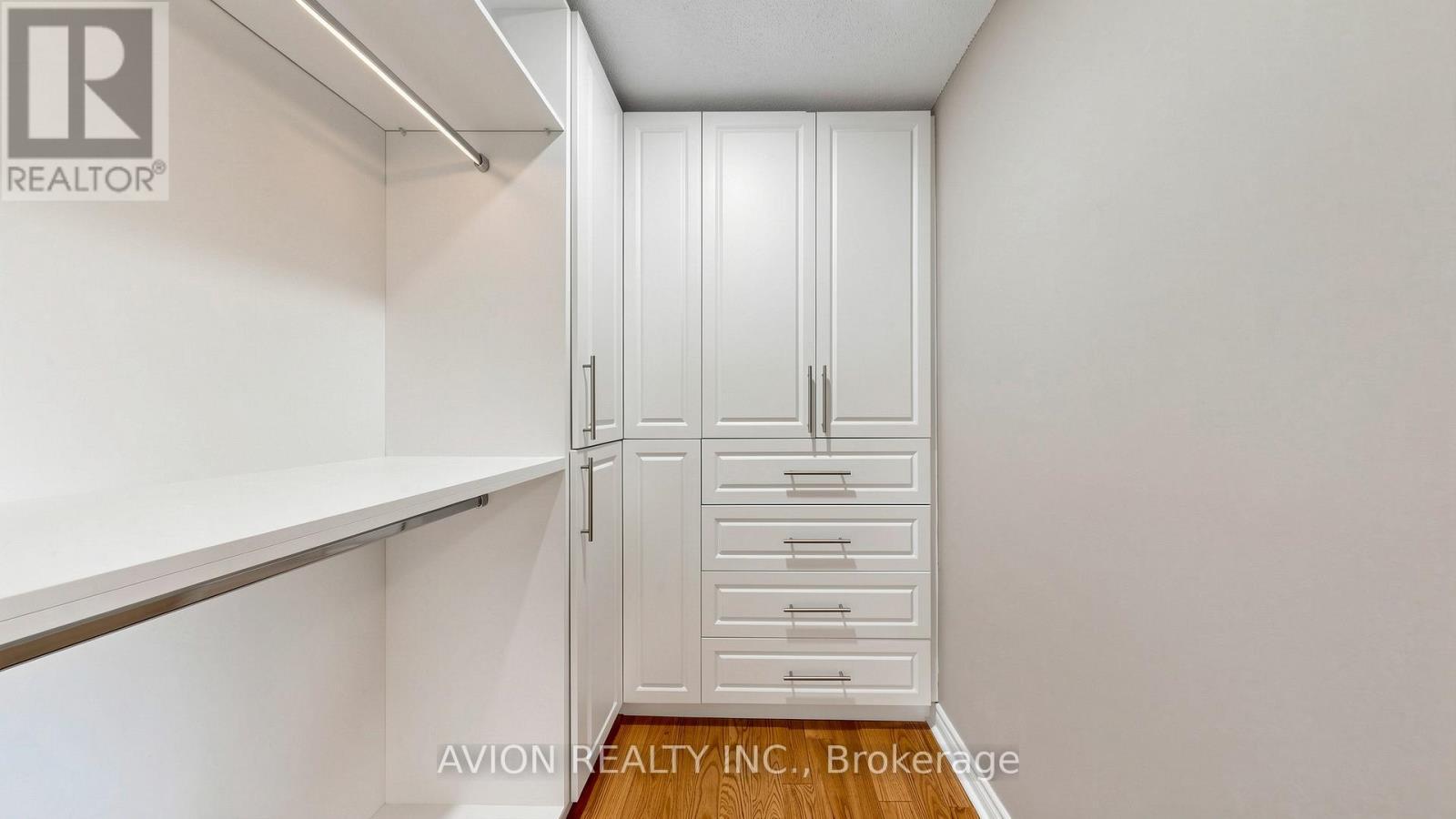 55 Madison Heights Boulevard, Markham, ON - Indoor