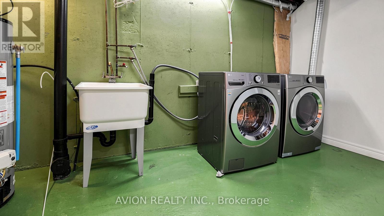 55 Madison Heights Boulevard, Markham, ON - Indoor Photo Showing Laundry Room
