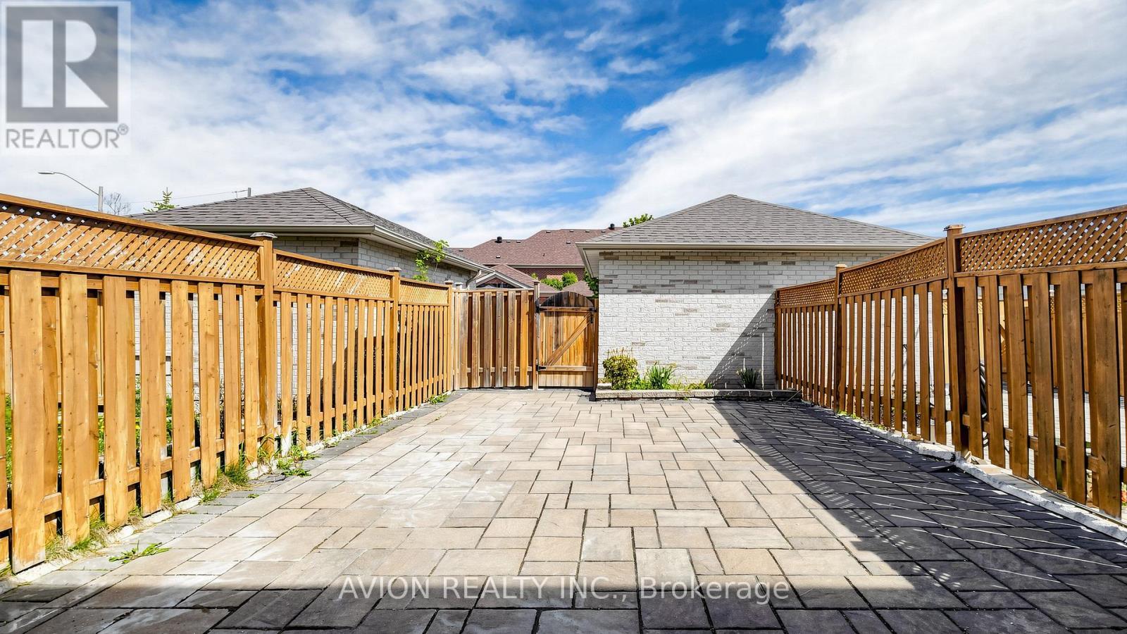 55 Madison Heights Boulevard, Markham, ON - Outdoor