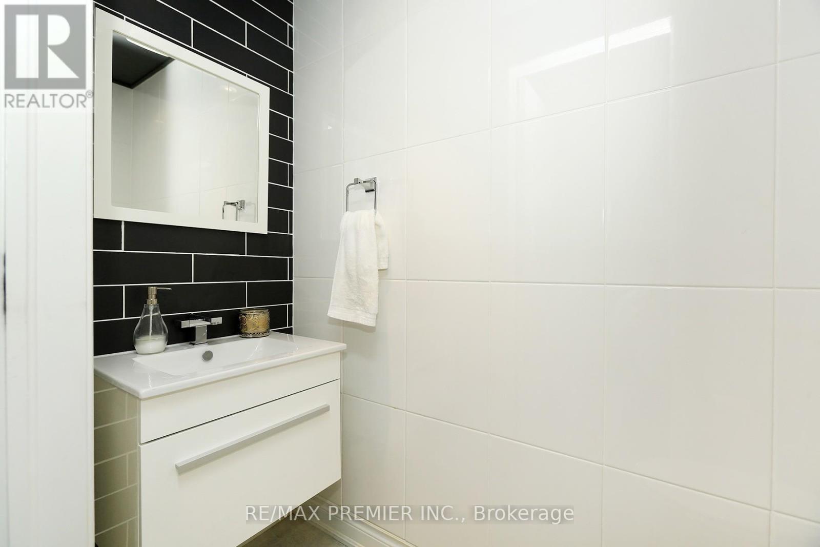 79 Hansard Drive, Vaughan, ON - Indoor Photo Showing Bathroom