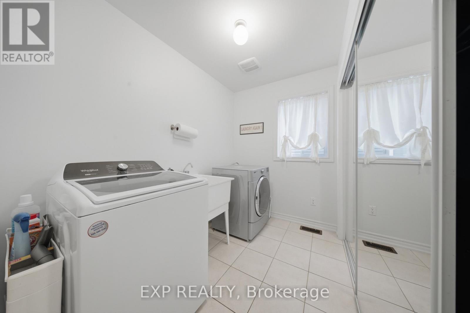 832 O'Reilly Crescent, Shelburne, ON - Indoor Photo Showing Laundry Room