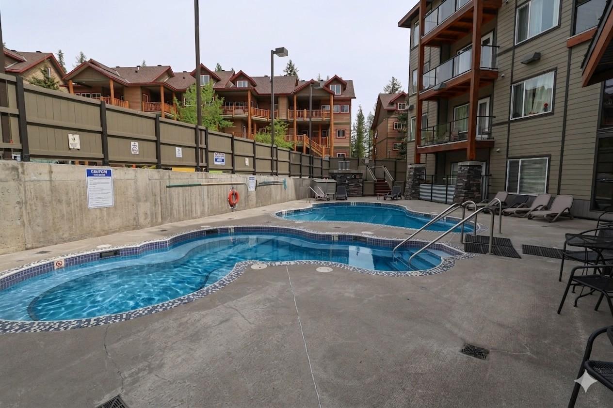 318-400 Stemwinder Drive, Kimberley, BC - Outdoor With In Ground Pool
