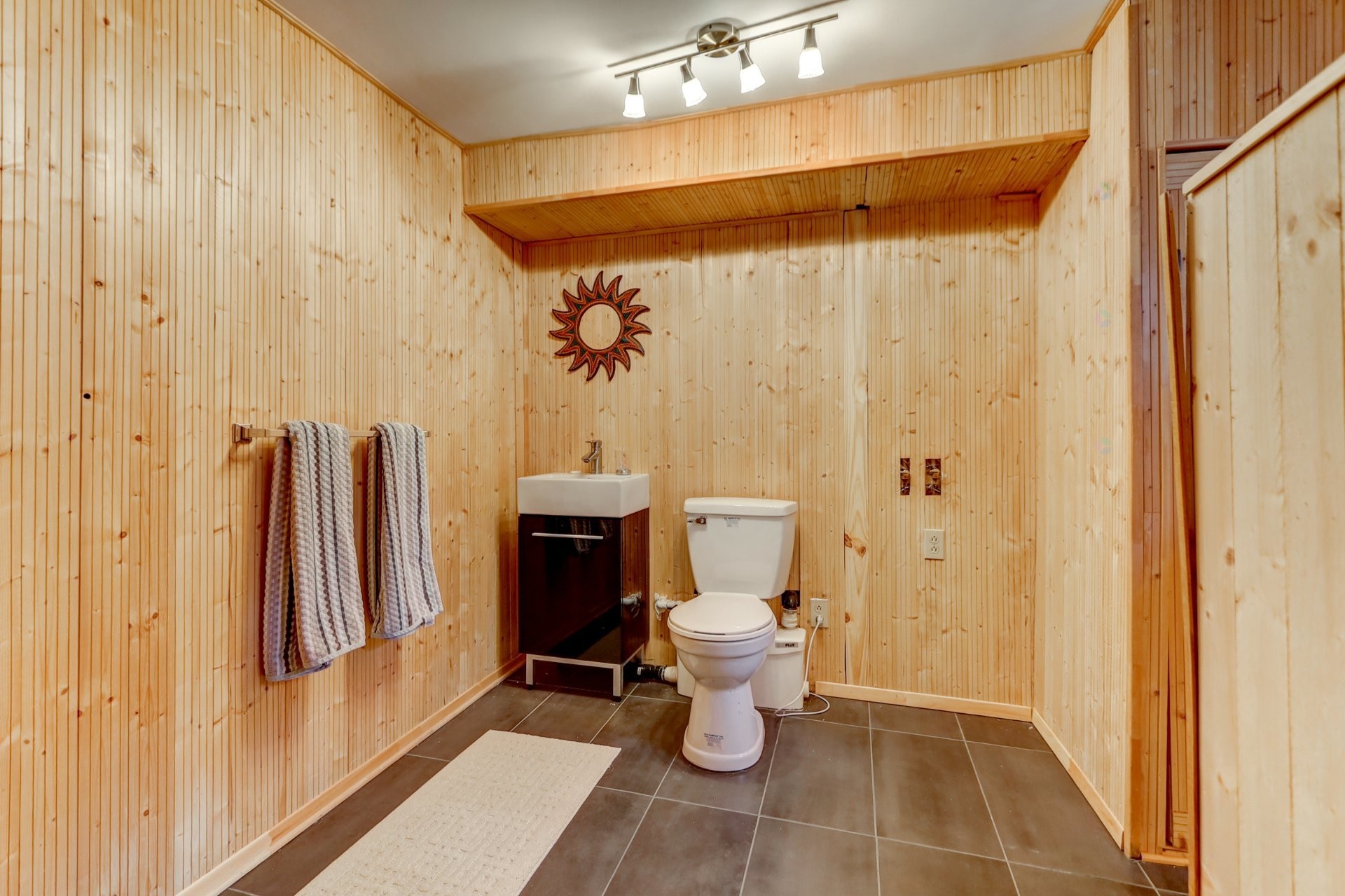 Powder room - 111 Ch. Du Lac-Munich O., Montcalm, QC