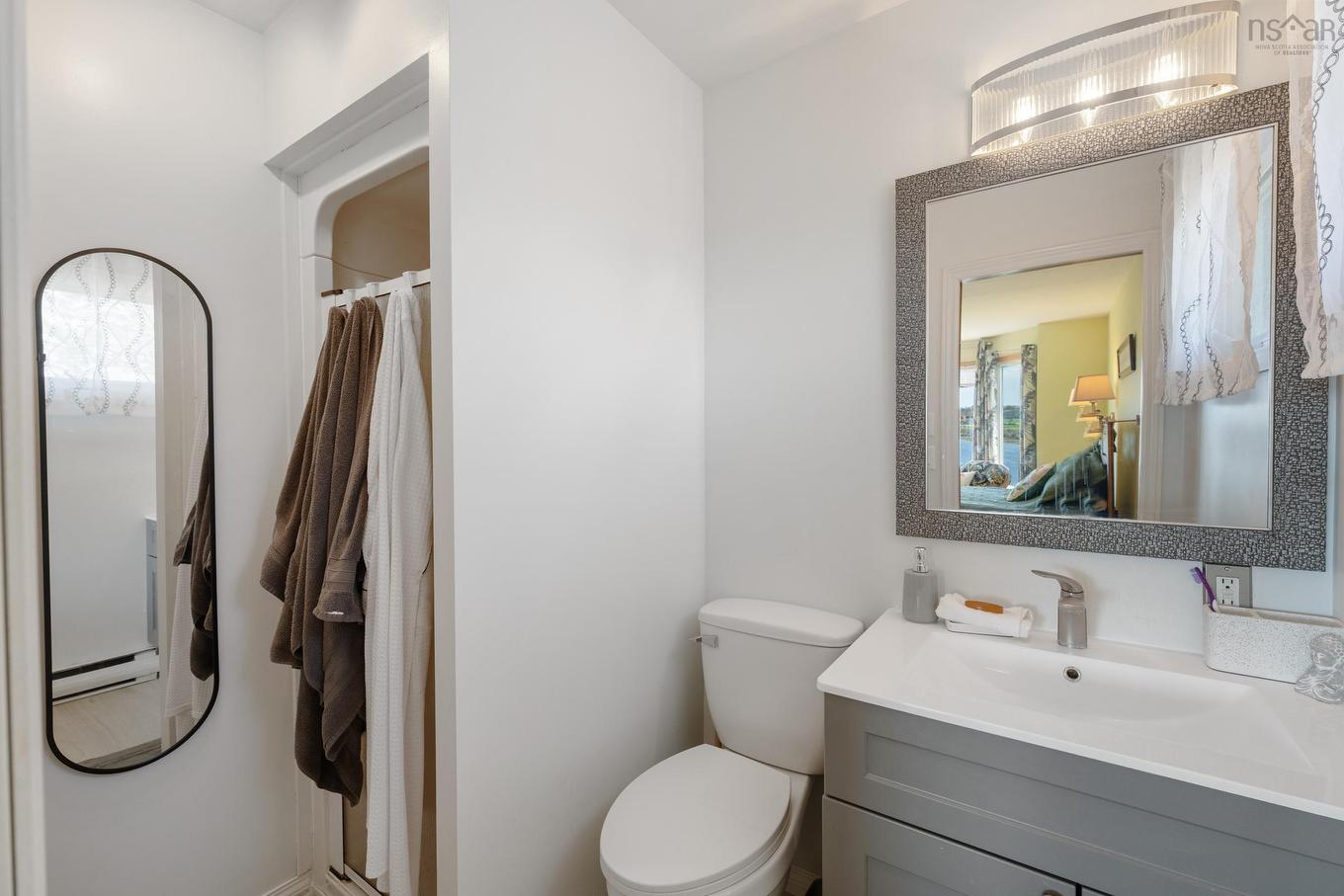 18-20 Harbourview Drive, Yarmouth, NS