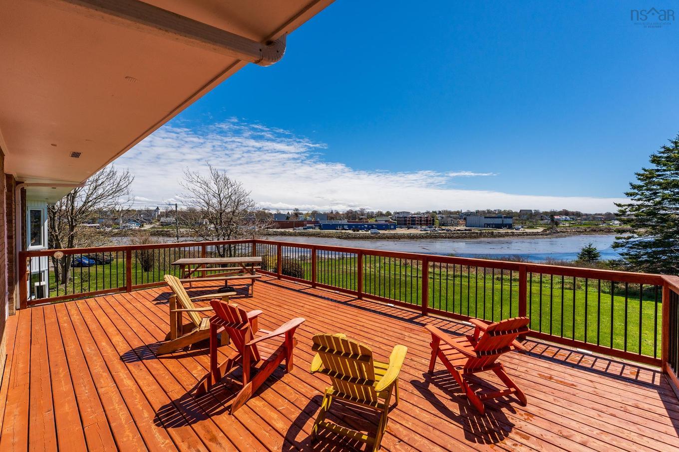 18-20 Harbourview Drive, Yarmouth, NS
