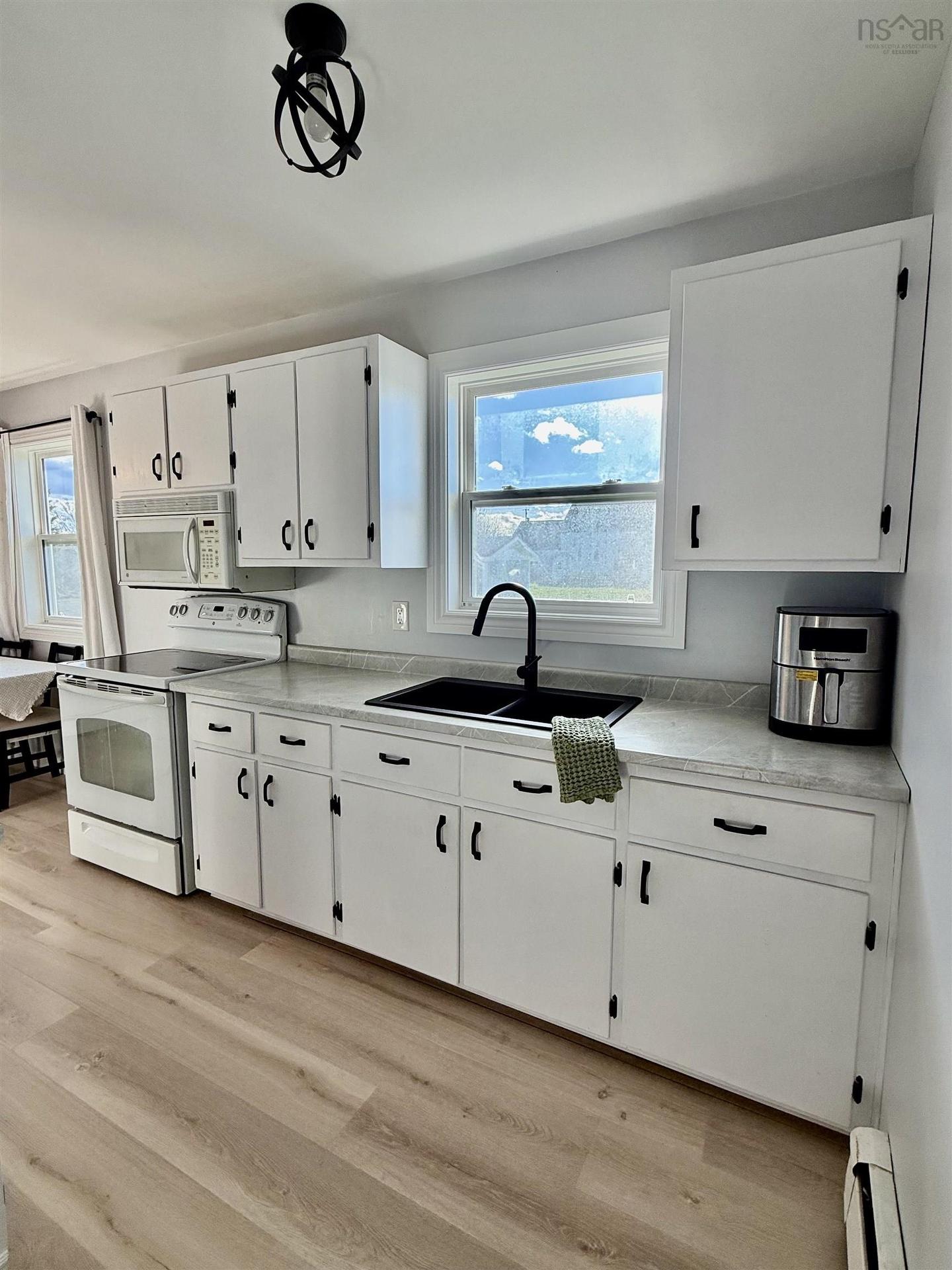 733 Sharpes Lane, New Waterford, NS