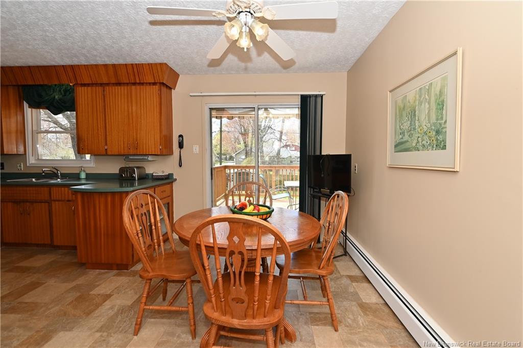 730 Irvine St, Devon, NB