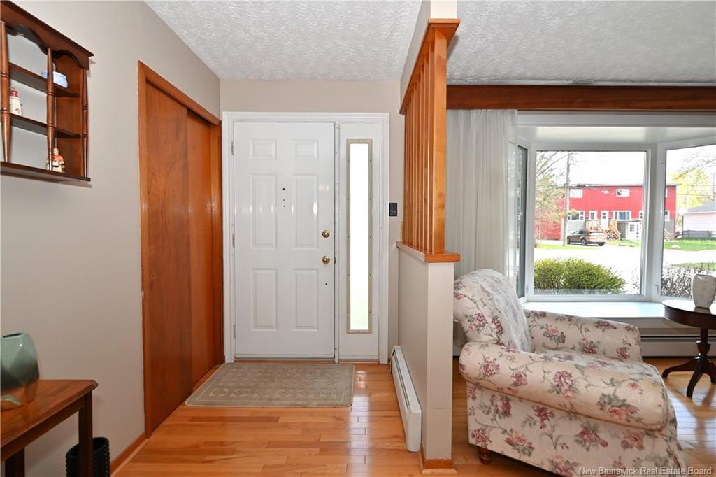 730 Irvine St, Devon, NB