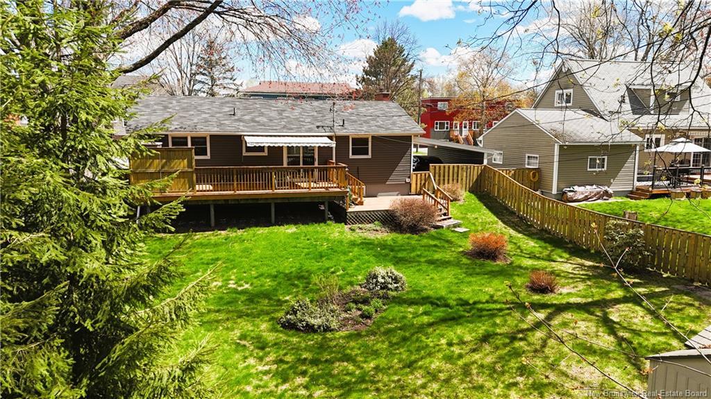 730 Irvine St, Devon, NB