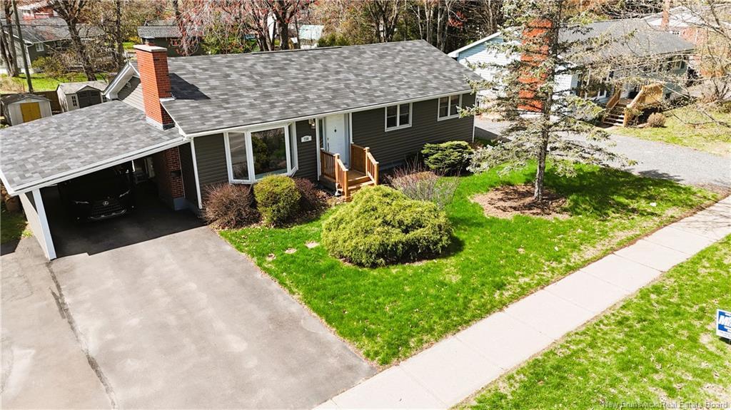 730 Irvine St, Devon, NB