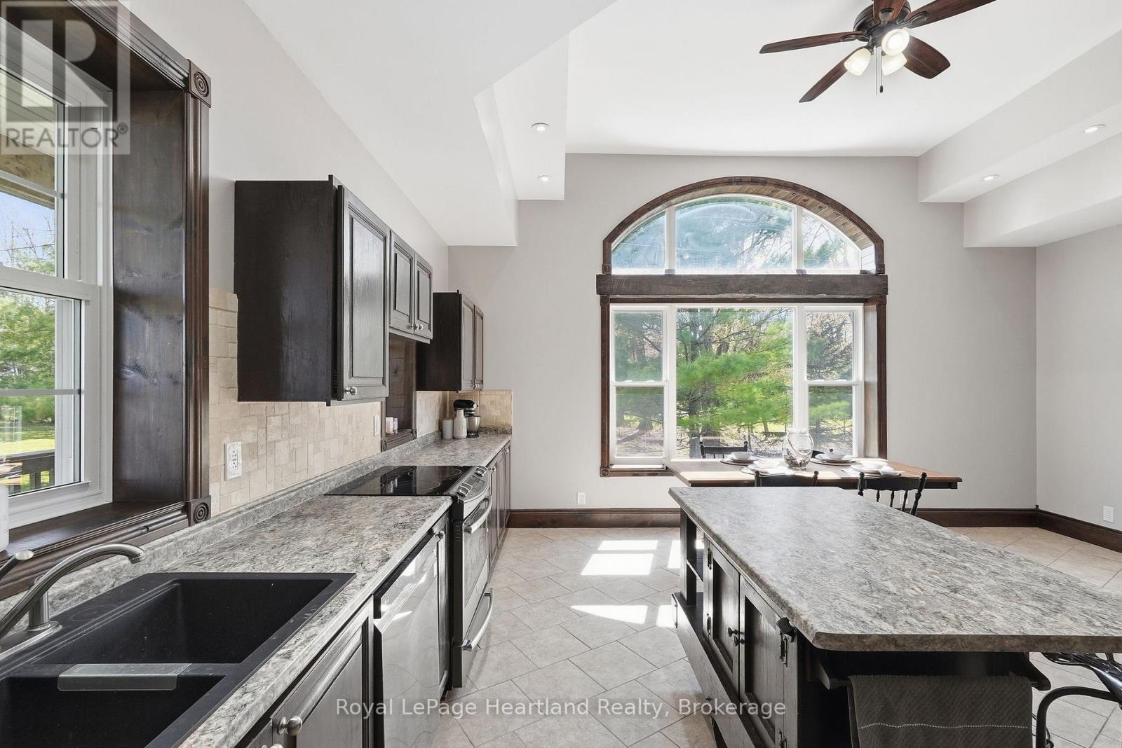 5106 5Th Line, Minto, ON - Indoor Photo Showing Kitchen
