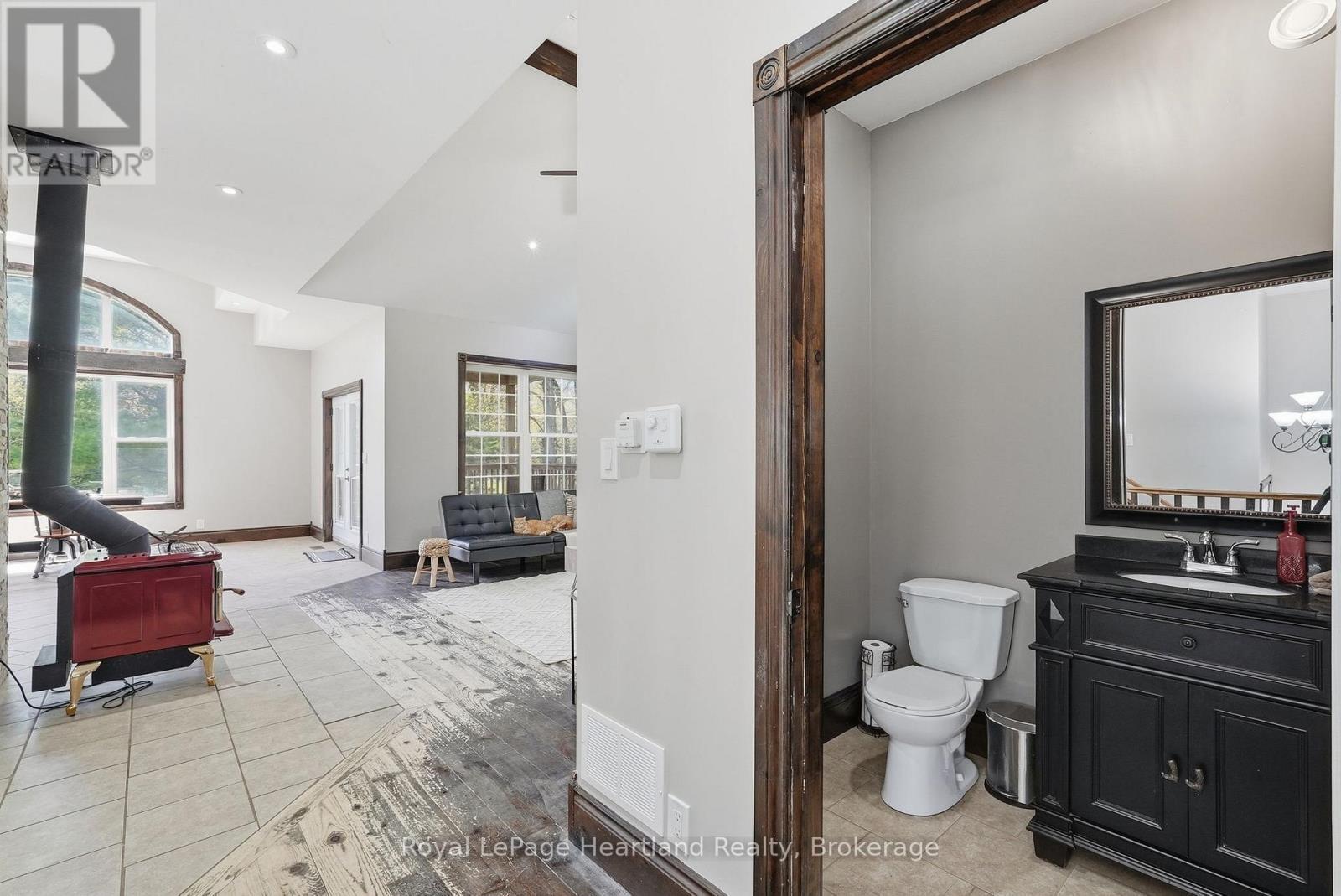 5106 5Th Line, Minto, ON - Indoor Photo Showing Bathroom