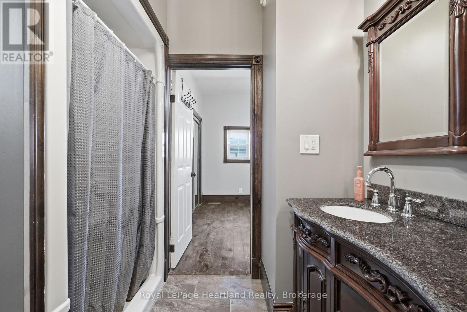 5106 5Th Line, Minto, ON - Indoor Photo Showing Bathroom