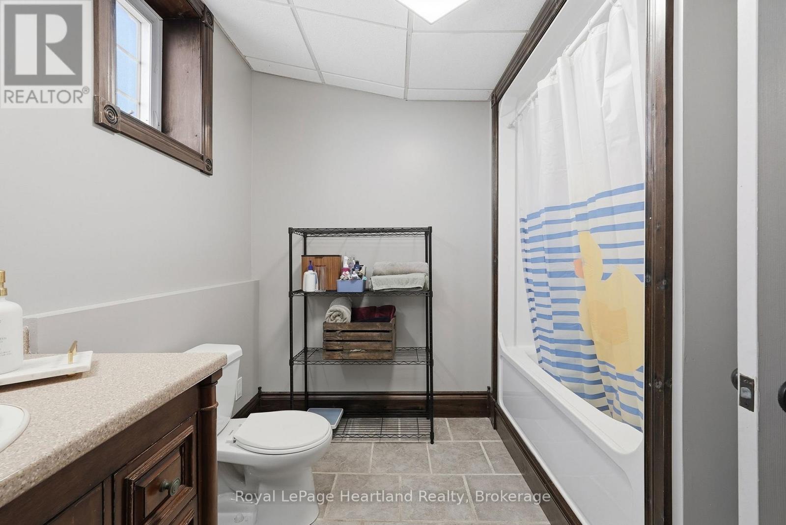 5106 5Th Line, Minto, ON - Indoor Photo Showing Bathroom