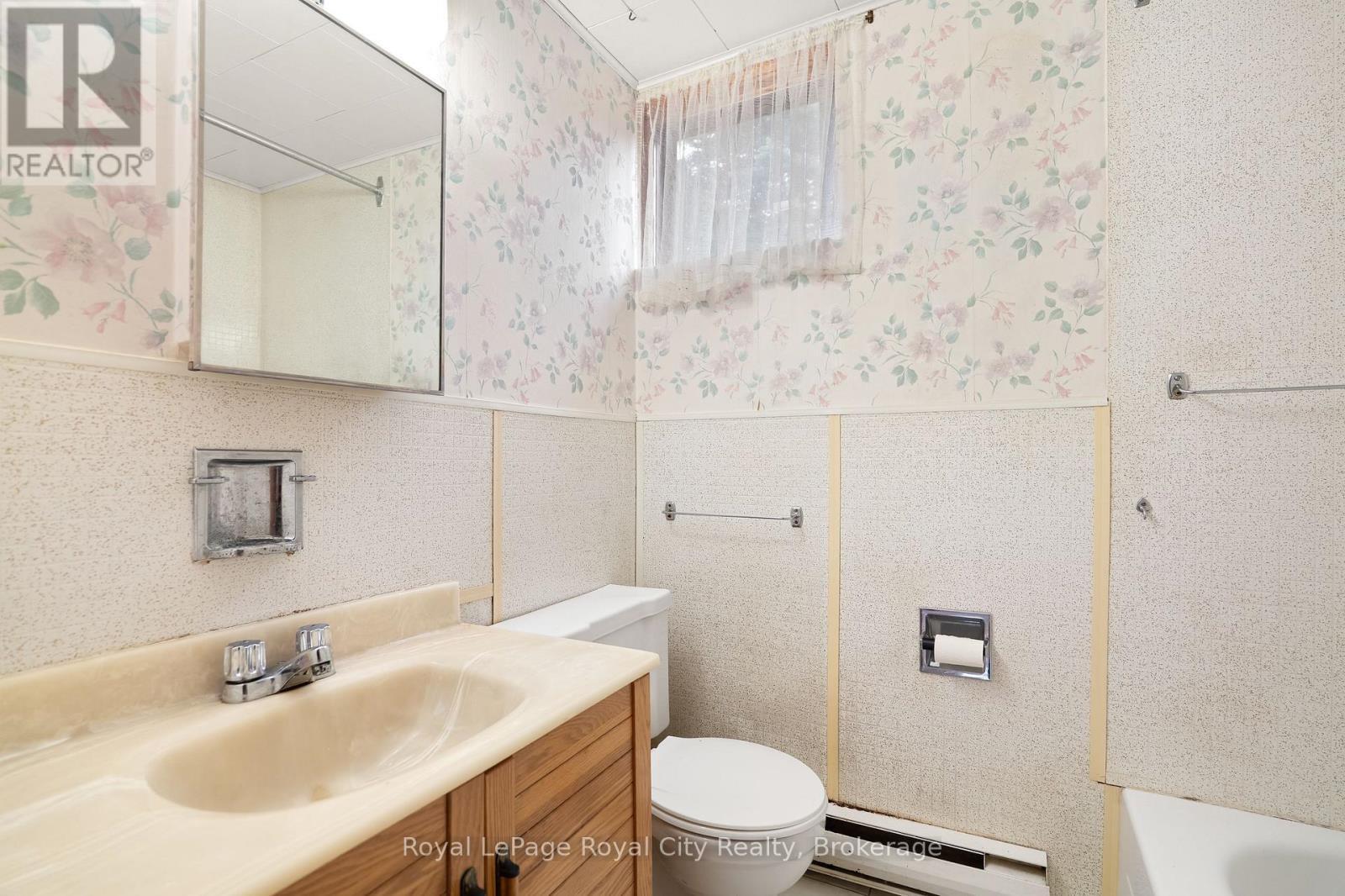 Basement Bathroom - 4646 Sideroad 20 N, Puslinch, ON