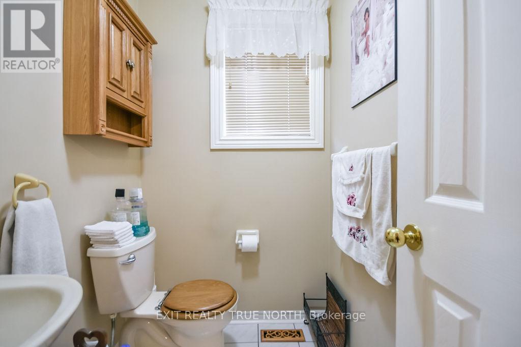 53 Etherington Crescent, Barrie, ON - Indoor Photo Showing Bathroom