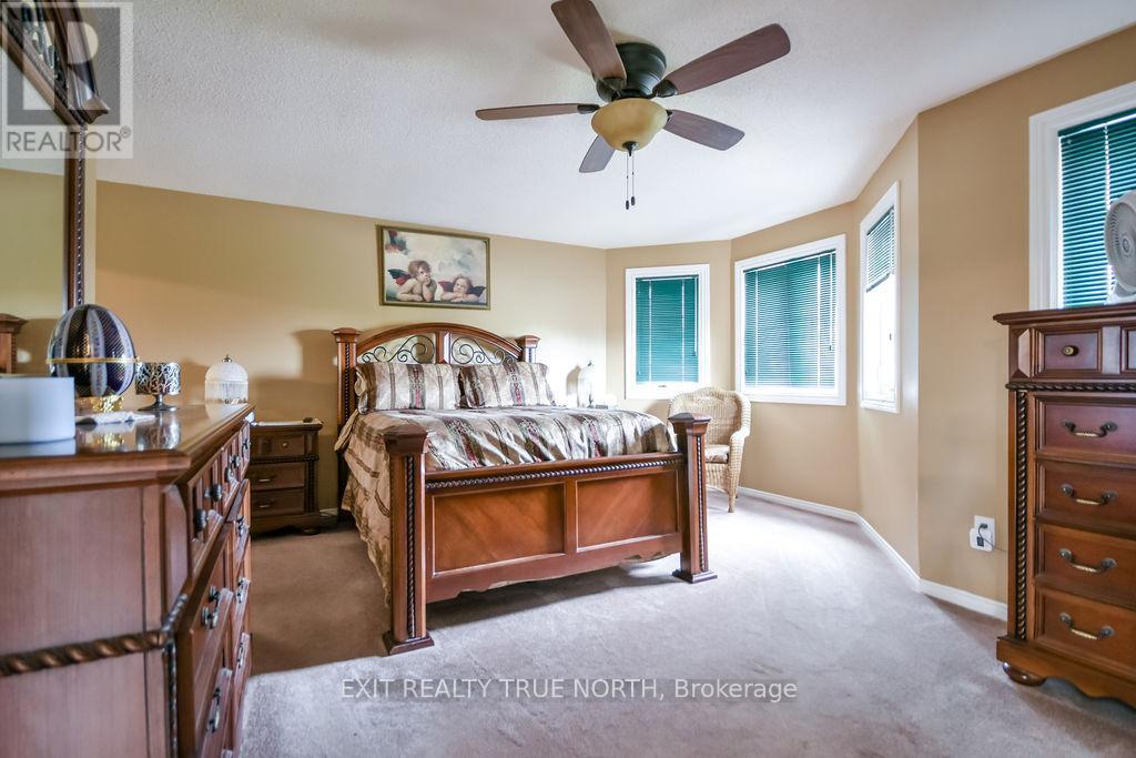 53 Etherington Crescent, Barrie, ON - Indoor Photo Showing Bedroom