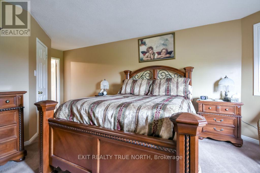 53 Etherington Crescent, Barrie, ON - Indoor Photo Showing Bedroom