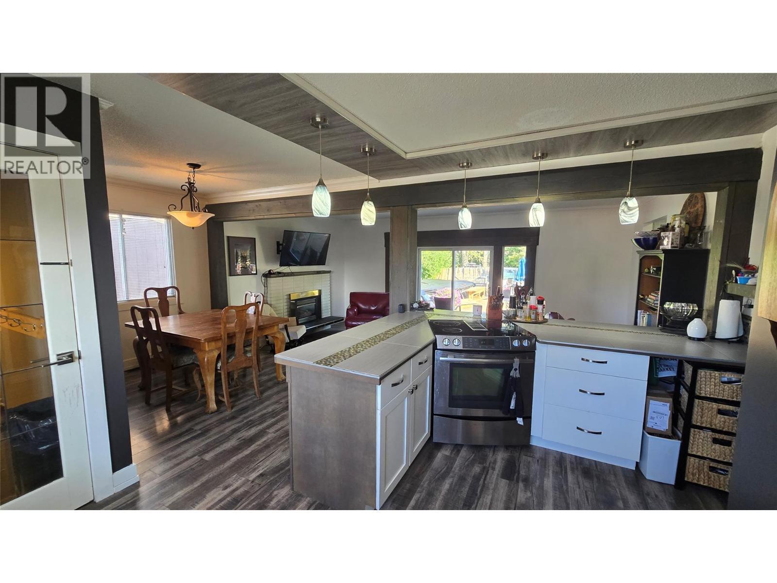 1151 Schubert Drive, Kamloops, BC - Indoor