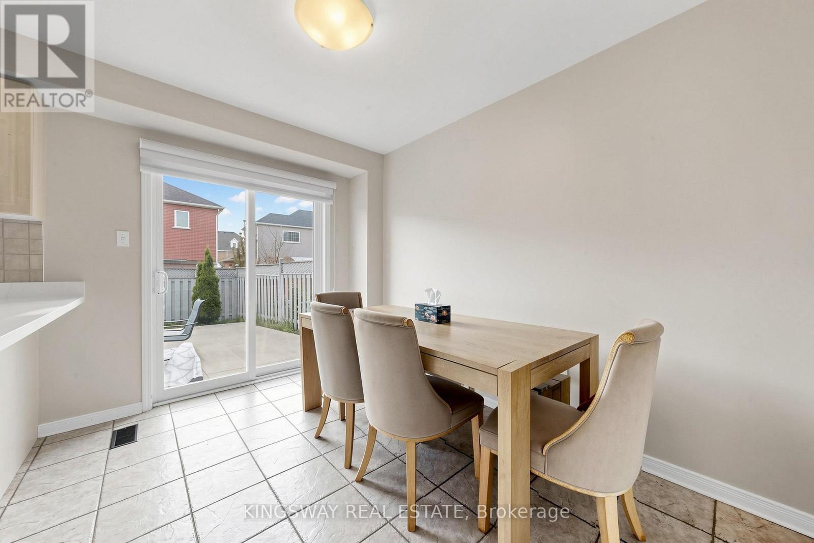 5642 Annabelle Avenue, Mississauga, ON - Indoor Photo Showing Dining Room