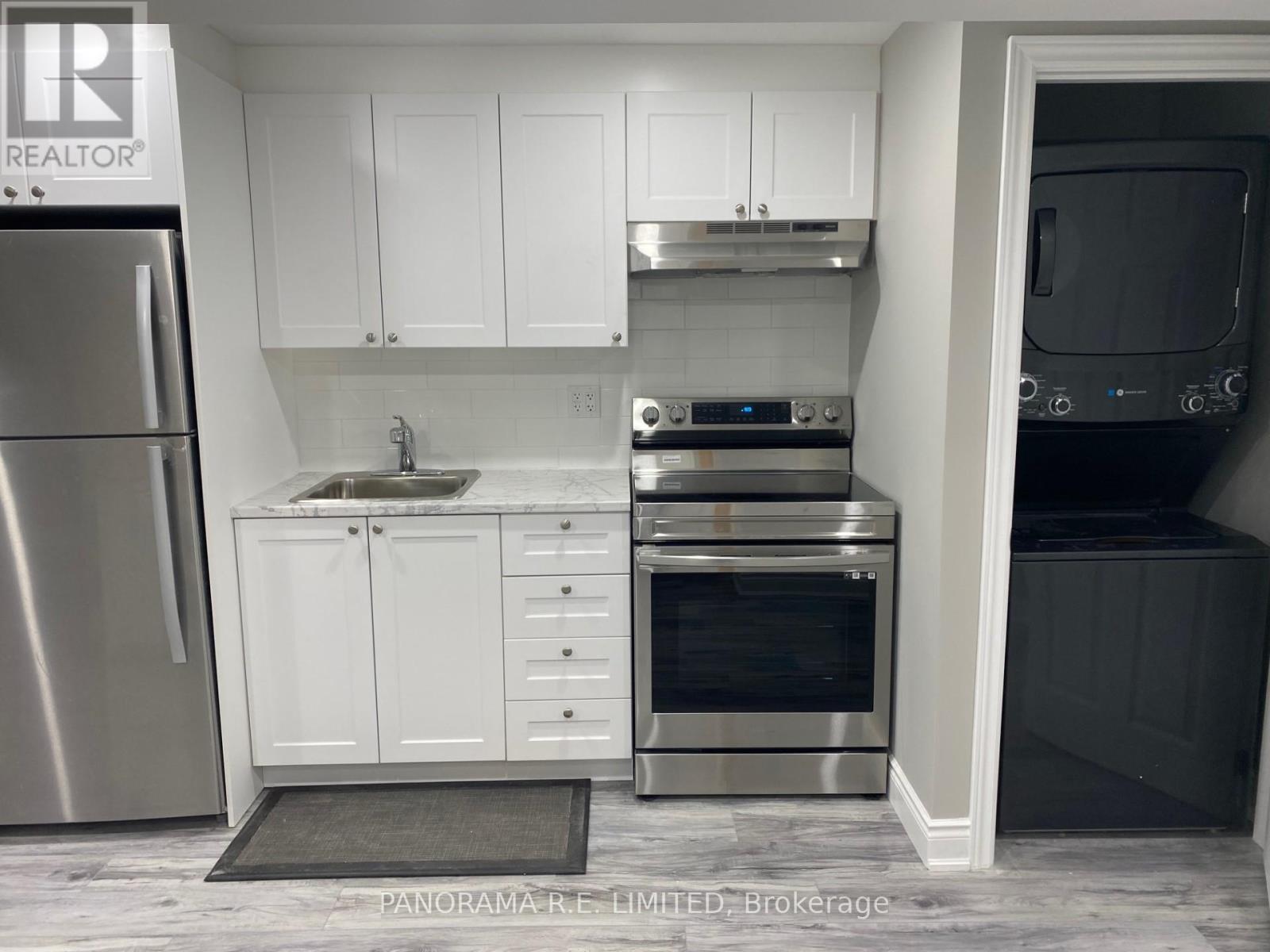 Lower - 85 Echo Ridge Crescent, Vaughan, ON - Indoor Photo Showing Kitchen