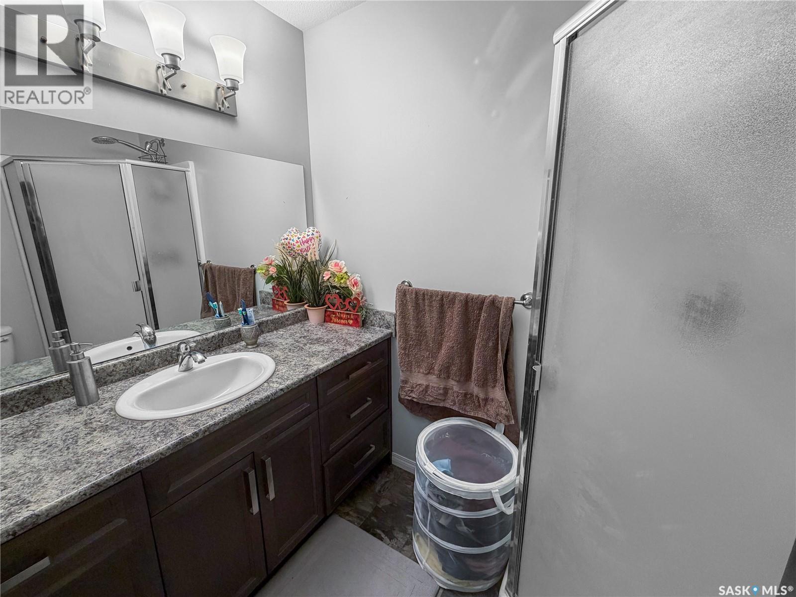 119 Maningas Bend, Saskatoon, SK - Indoor Photo Showing Bathroom