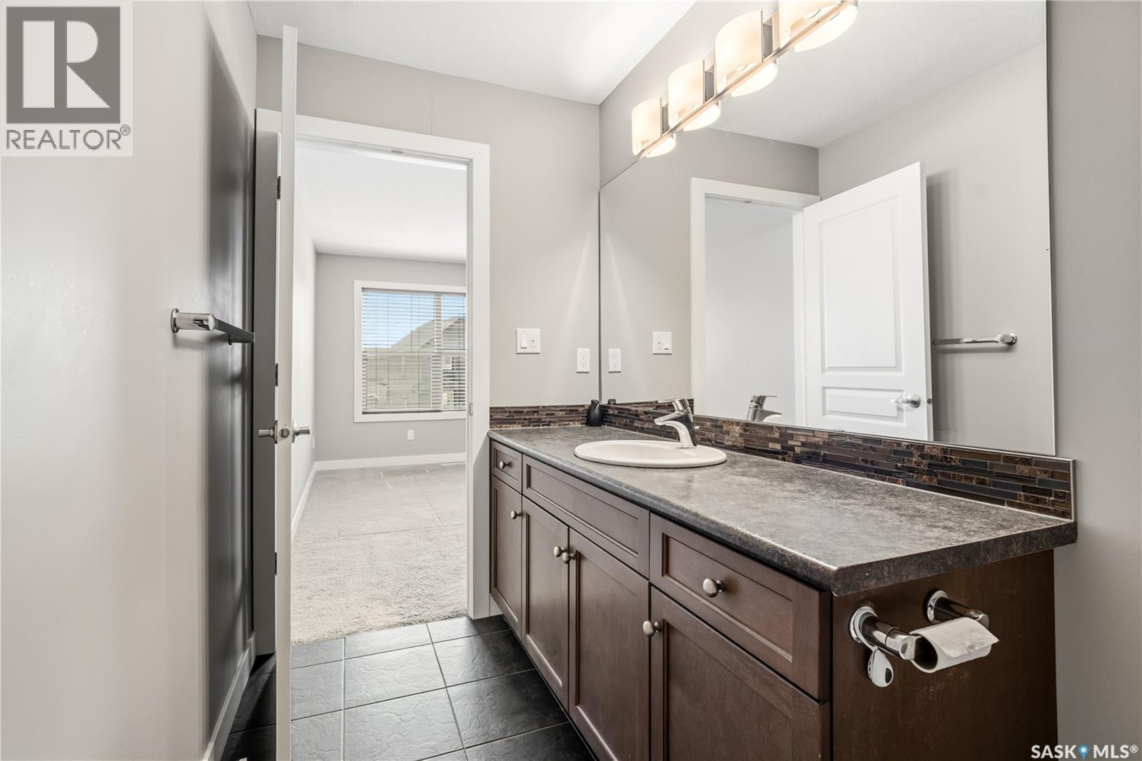 8814 Herman Crescent, Regina, SK - Indoor Photo Showing Bathroom