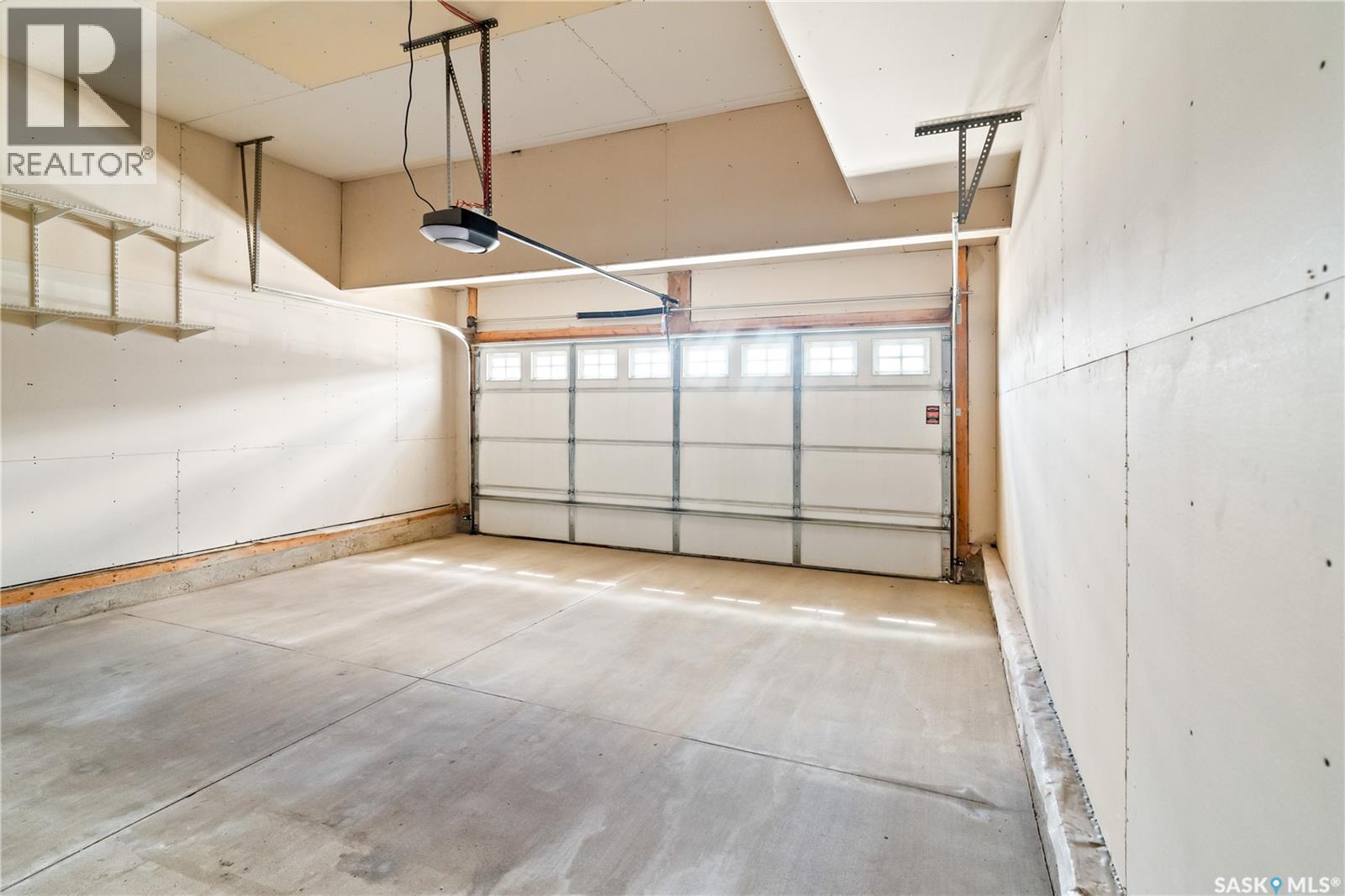 8814 Herman Crescent, Regina, SK - Indoor Photo Showing Garage