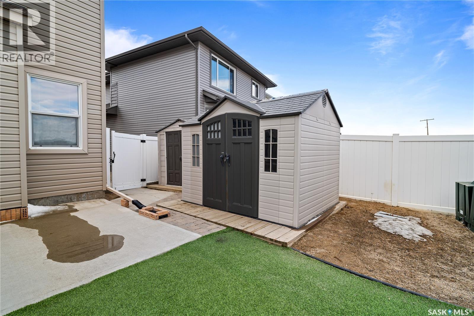 8814 Herman Crescent, Regina, SK - Outdoor With Exterior