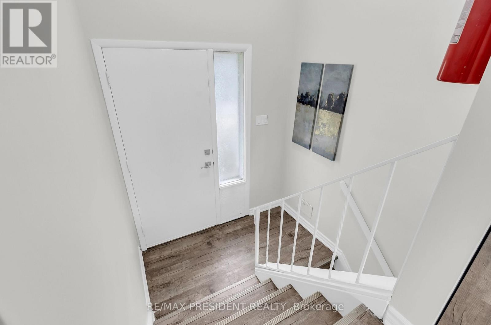 57 High Street, Waterloo, ON - Indoor Photo Showing Other Room
