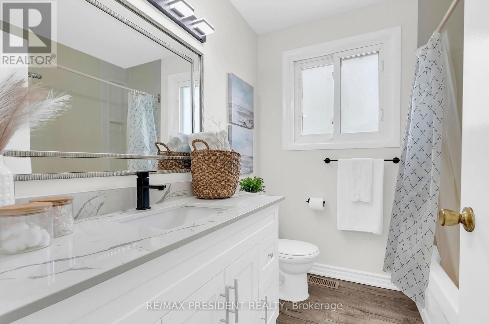 57 High Street, Waterloo, ON - Indoor Photo Showing Bathroom