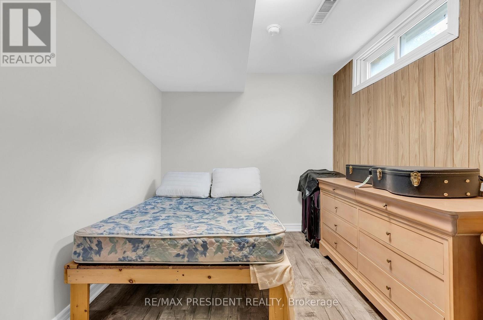 57 High Street, Waterloo, ON - Indoor Photo Showing Bedroom