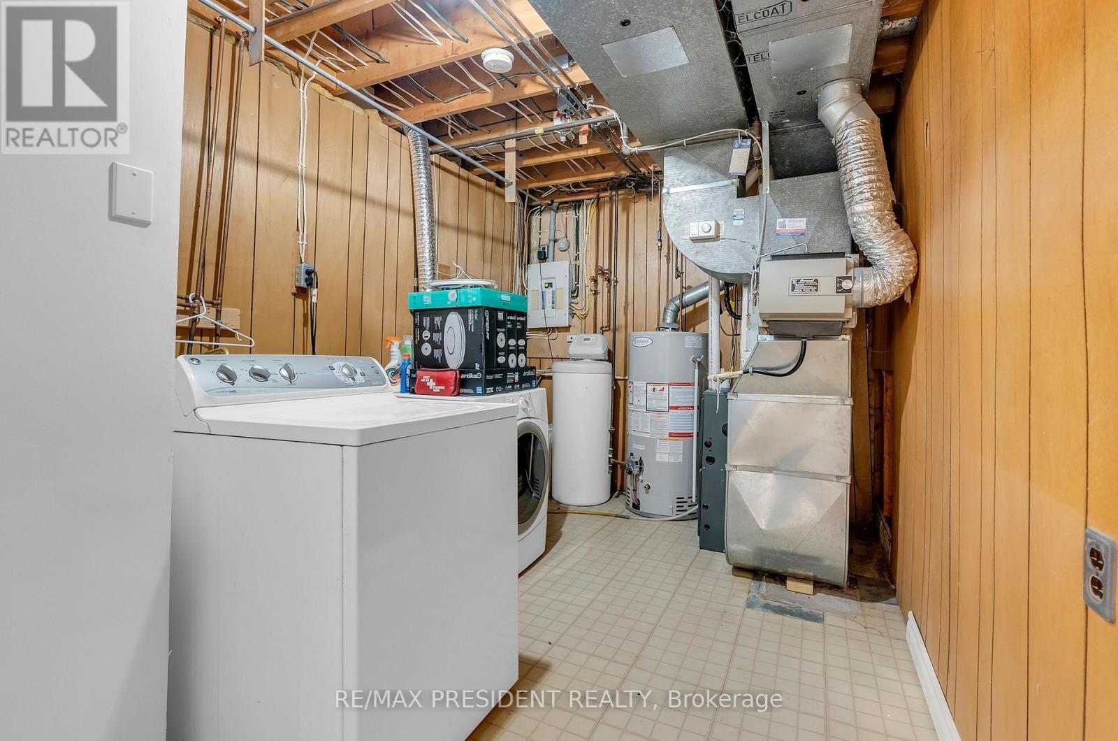 57 High Street, Waterloo, ON - Indoor Photo Showing Laundry Room