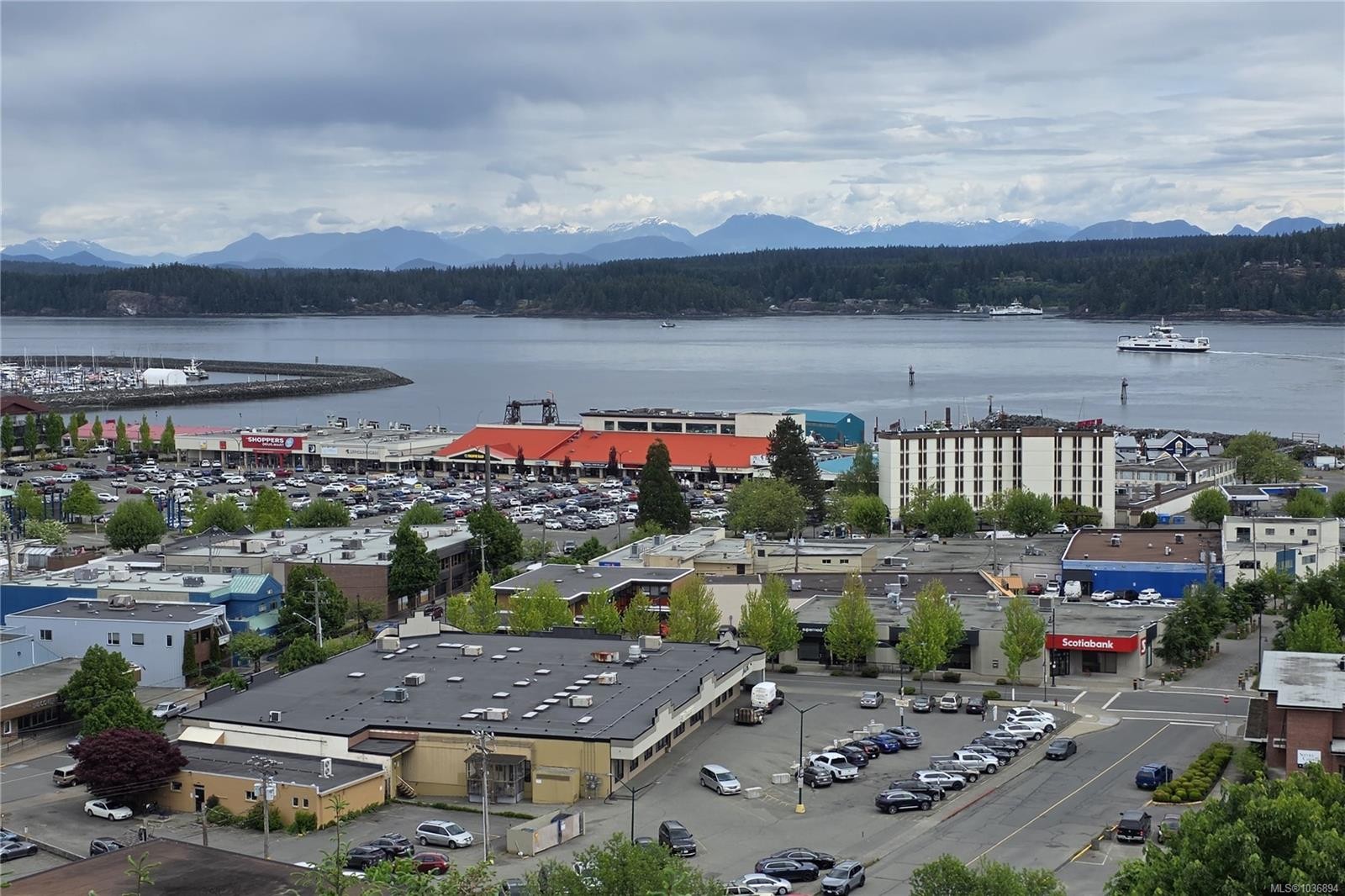 #305-907 Cedar St, Campbell River, BC - Outdoor
